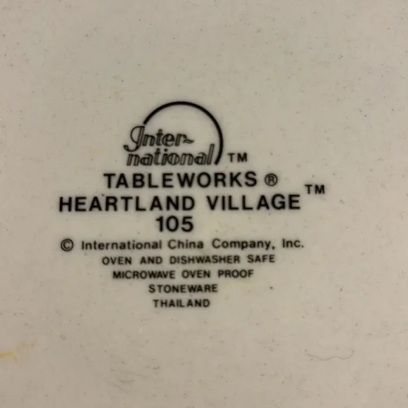 VTG International Tableworks Heartland Village 105 11” Plate - Picture 5 of 5
